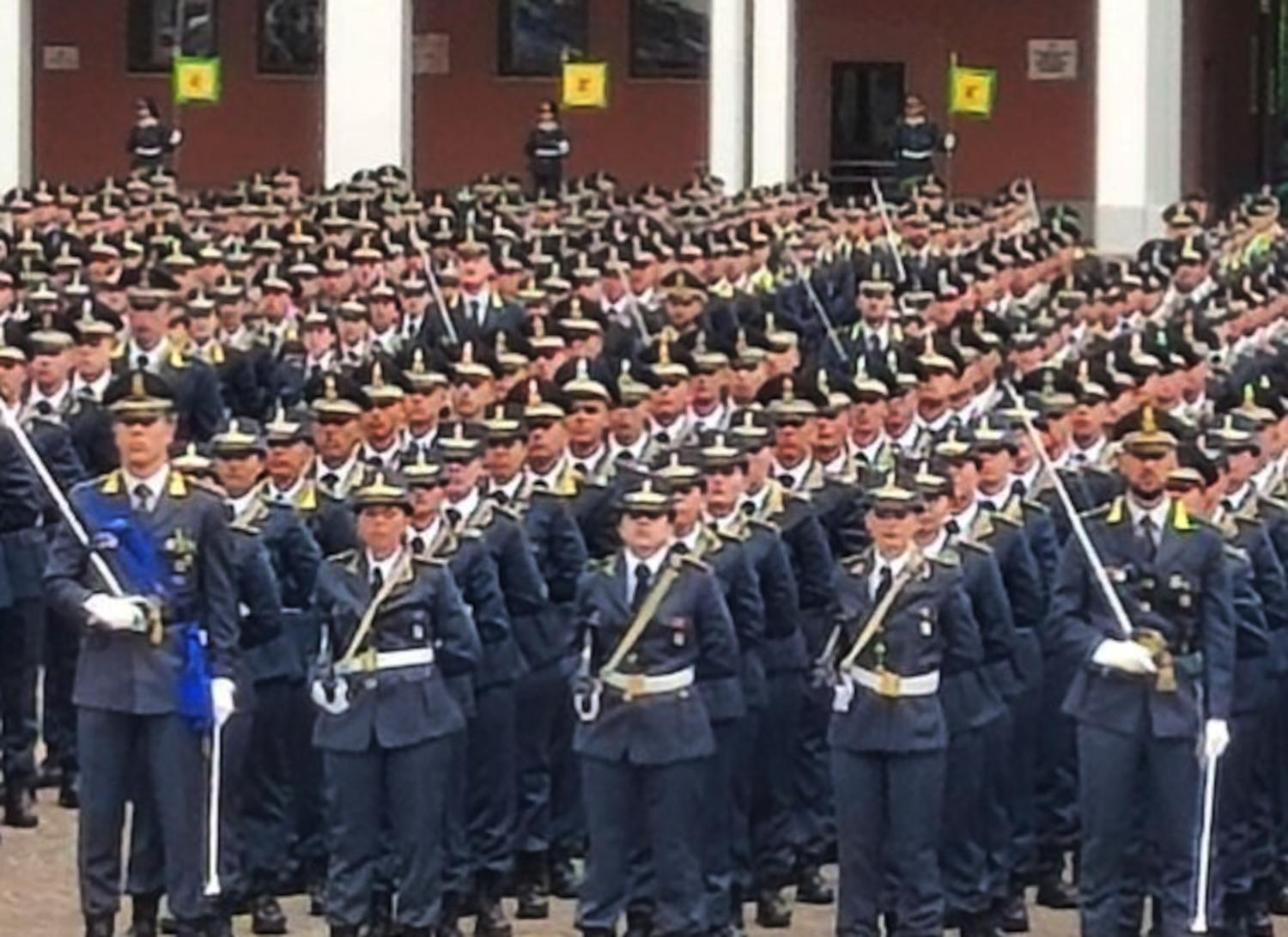 Gdf Scuola Ispettori e Sovrintendenti: giuramento di fedeltà alla Repubblica degli allievi marescialli del 95° corso 'Argentera III'