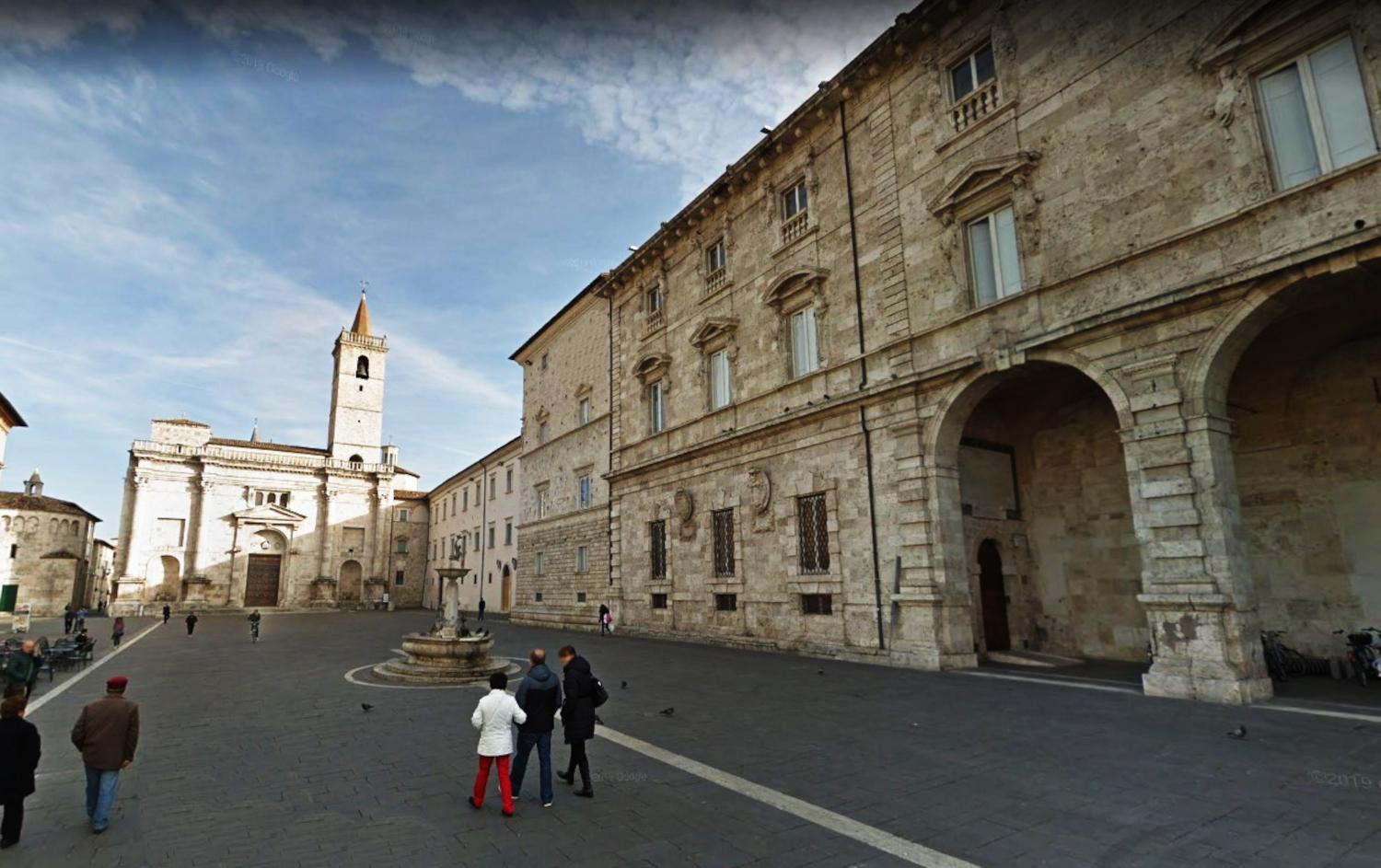 Avviso d’asta pubblica per la locazione di locali di proprietà comunale siti in Ascoli Piceno Via Cairoli n. 38-40