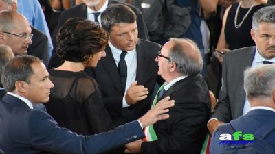 Terremoto, Renzi: 'Non vi lasceremo soli. Tornerò a telecamere spente'