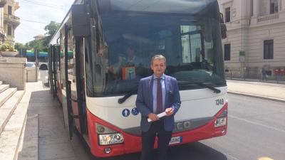 Conerobus, stop a virus e batteri sugli autobus: ad Ancona, per la prima volta in Italia, l’innovativo sistema per la sanificazione h24