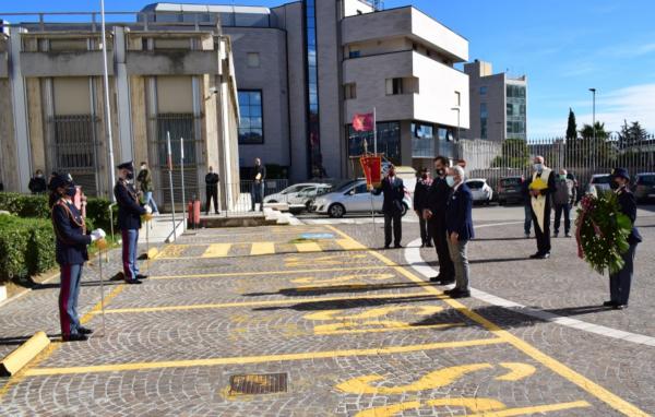 Commemorazione in ricordo dei caduti della Polizia di Stato davanti alla Questura di Ascoli Piceno